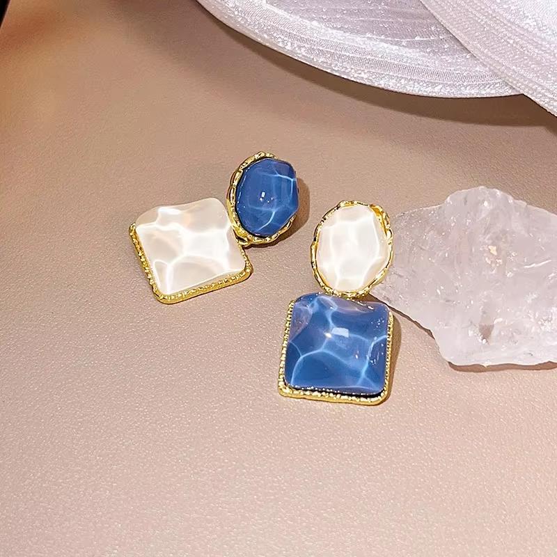 Asymmetrische vierkante oorbellen met waterrimpels voor dames, nieuw uniek ontwerp, lichtgewicht luxe oorbellen, modieuze sieraden en accessoires.