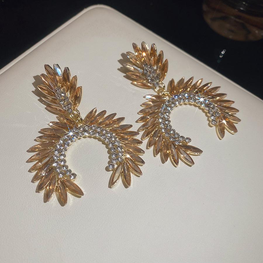 Silver Needle Geometric Rhinestone Earrings: European & American Court Style, Light Luxury, Fashionable Studs, Unique Niche Accessories