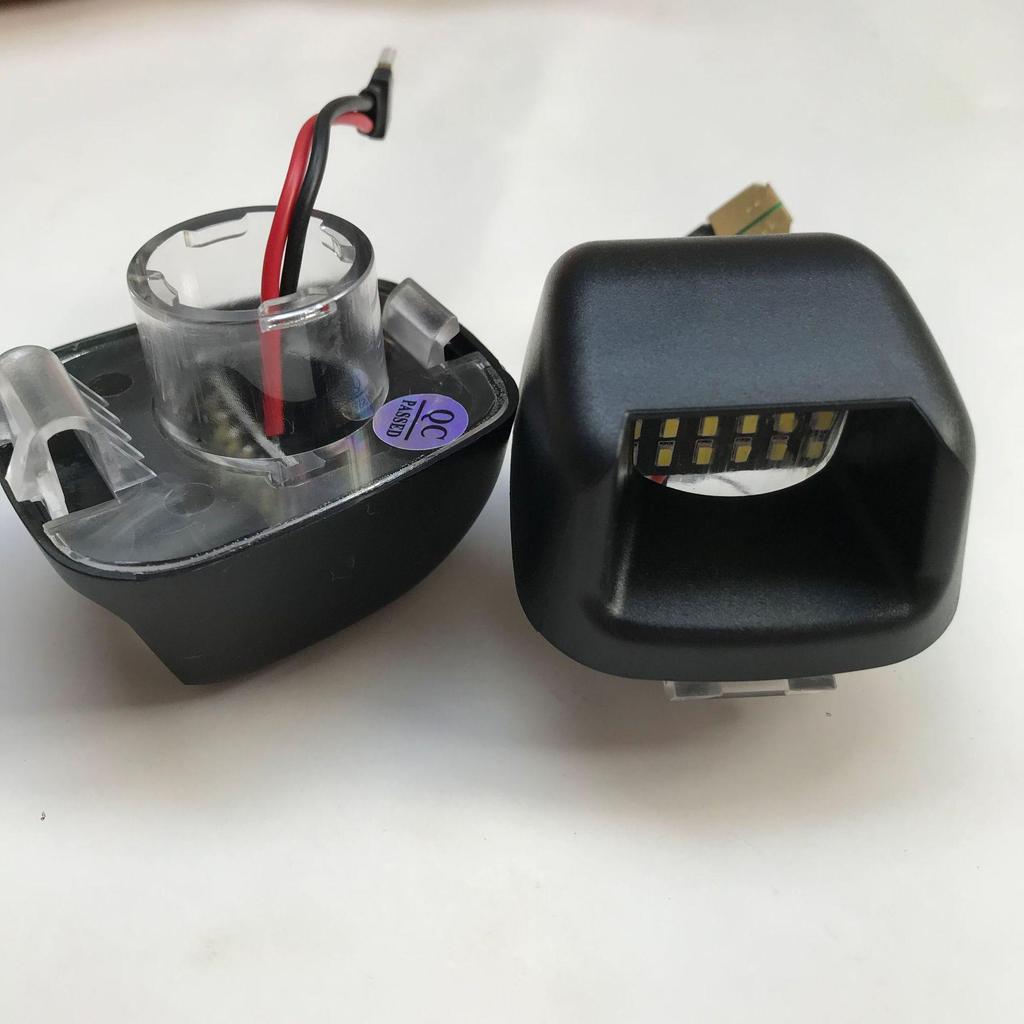 Nissan Navara/Frontier D40 White LED License Plate Light