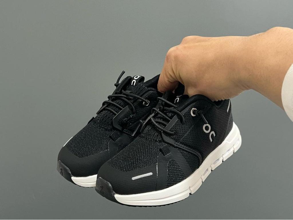 Children's Velcro Mesh Running Shoes - Breathable, No-Tie for Boys and Girls
