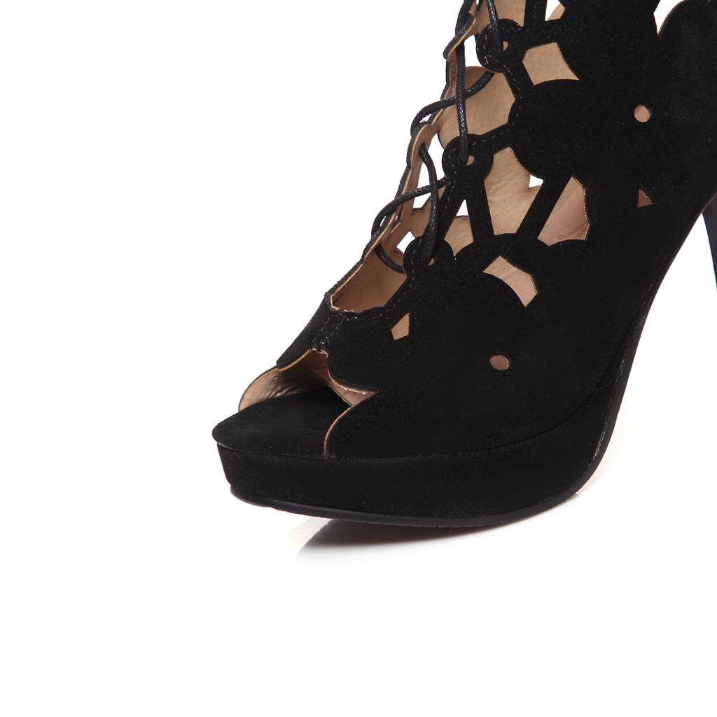 Stivali cool da donna con tacco alto primavera ed estate nuovi sexy stile europeo e americano impermeabili tavola tacco sottile taglia grande stivali cool traforati