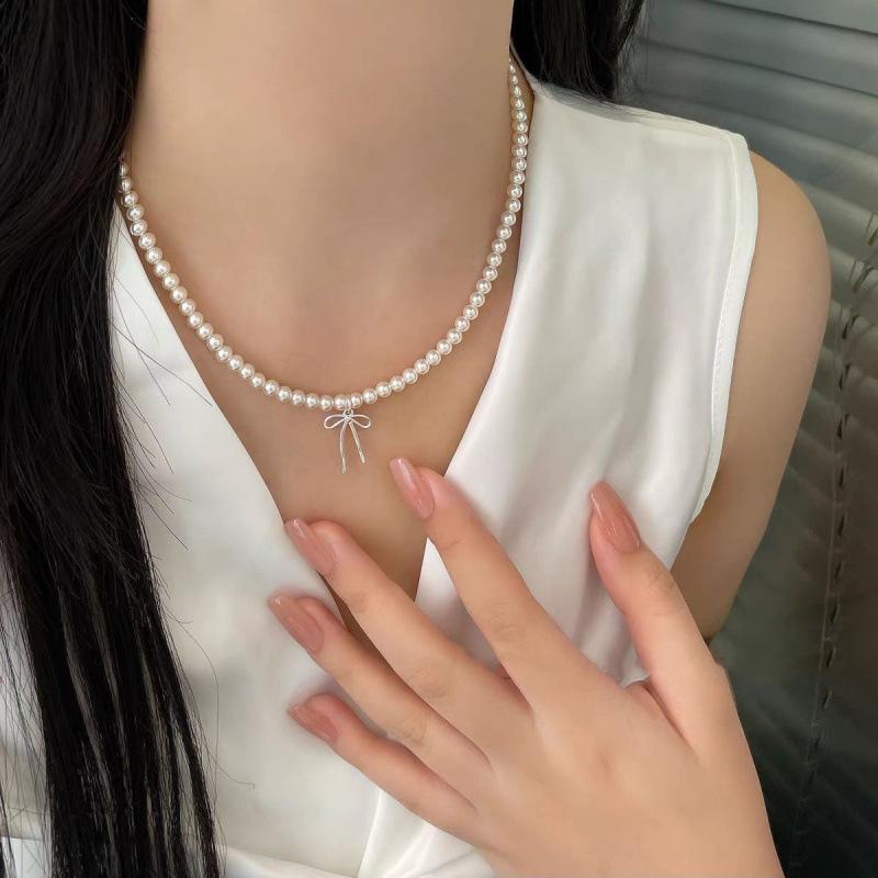 Pearl necklace women's niche light luxury design high-end fashion temperament collarbone chain neck chain sweater chain bead chain