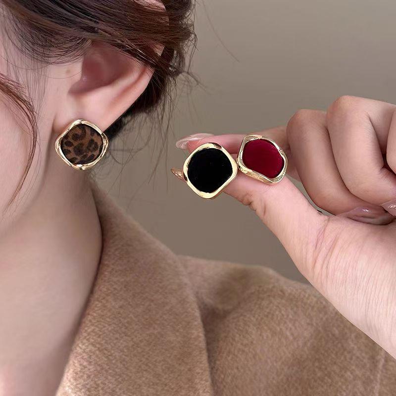 2025 Autumn/Winter Leopard Print Retro Square Earrings for Women - High-End Luxury Style