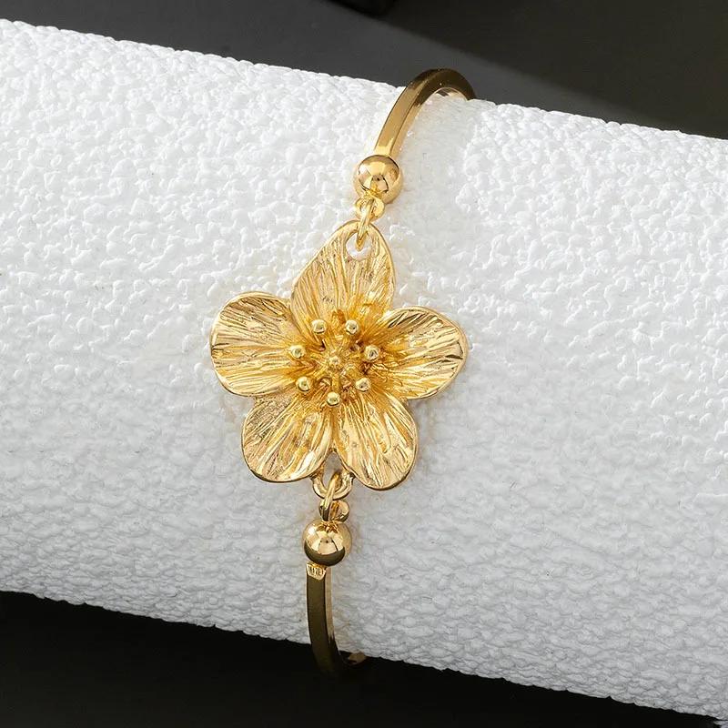 New Fashion 5 Petal Exquisite Flower Bracelet Personalized Versatile Women's Petal Bracelet Festival Party Girl 2025 Jewelry