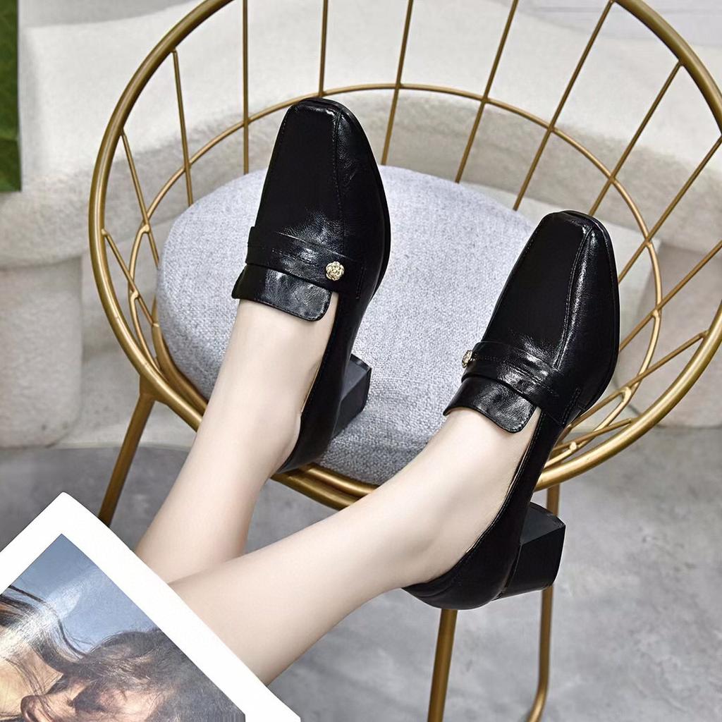 Square head small leather shoes women's 2025 spring new simple and generous light mouth thick heel work shoes medium heel leather shoes dress shoes