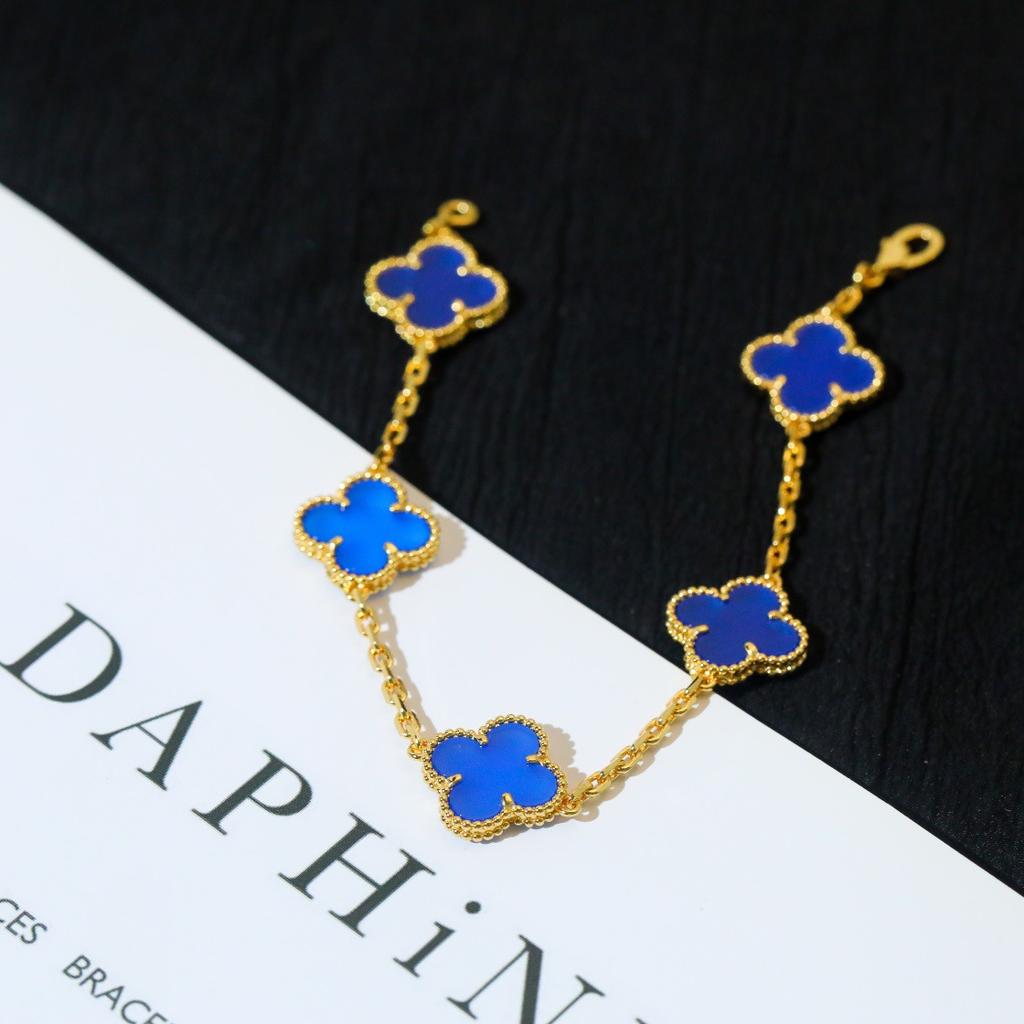 Bransoletka z czterolistną koniczyną i pięcioma kwiatami z niebieskiego agatu Wersja Seiko Nieblaknąca Lekki Luksus Naturalny Agat Temperament Wszechstronna