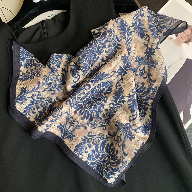 New Fashion Small Square Scarf Temperament Versatile Spring and Autumn High Sense Silk Scarf Women's Printed Square Scarf Neck Protection Small Scarf