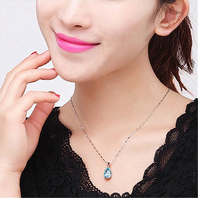 Korean Blue Crystal Topaz Clavicle Necklace: Niche Design Pendant for Girlfriend's Birthday
