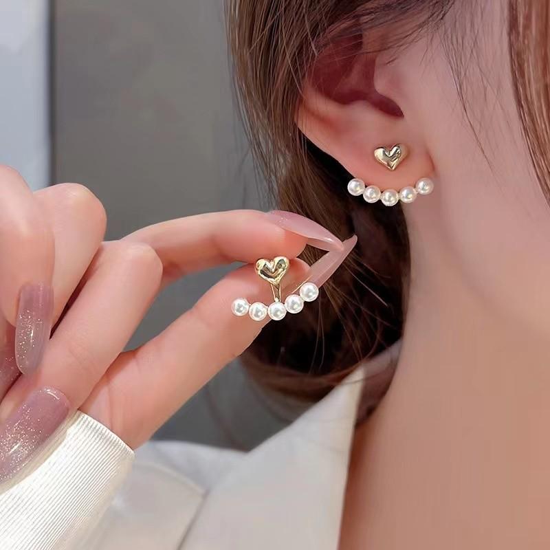 One pair of stud earrings, love pearl stud earrings, new trendy fashion design temperament earrings for women