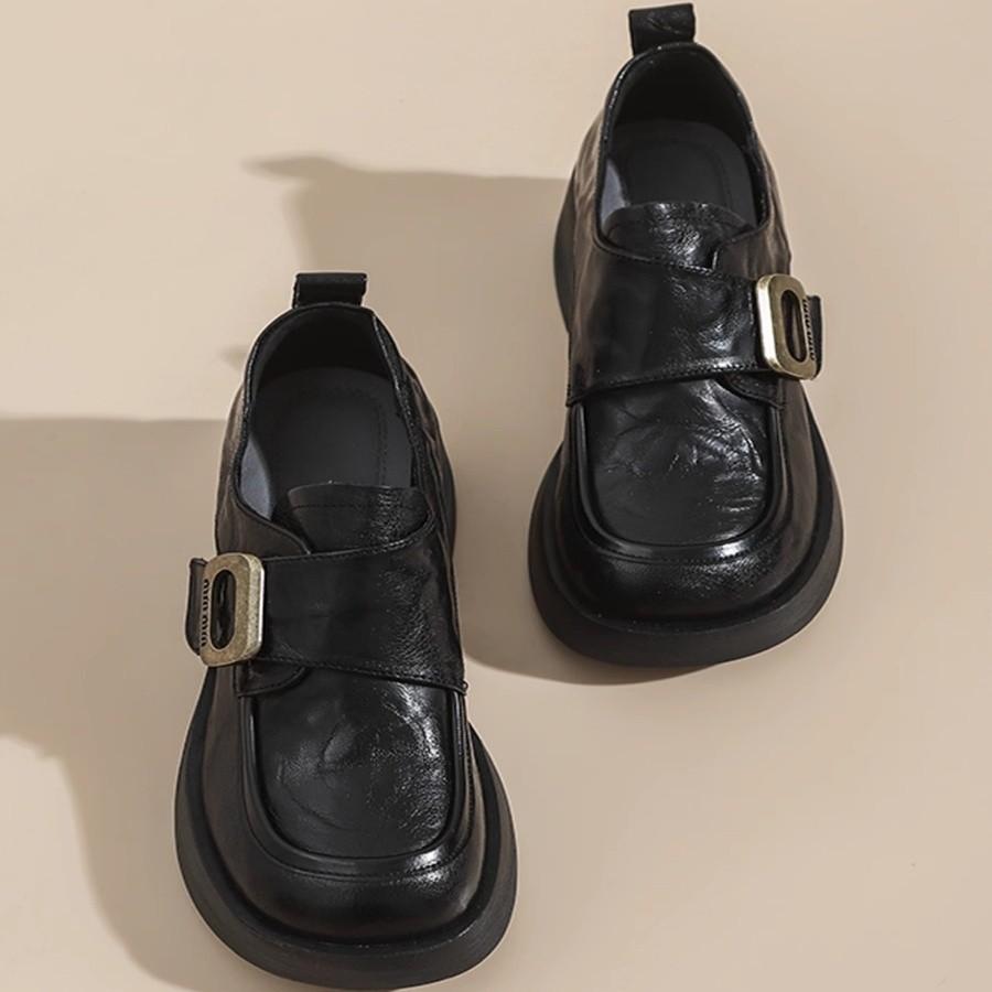 

Стильные и простые туфли женские из мягкой кожи с пряжкой, летние новые, увеличивающие рост, универсальные повседневные туфли 40 чёрный