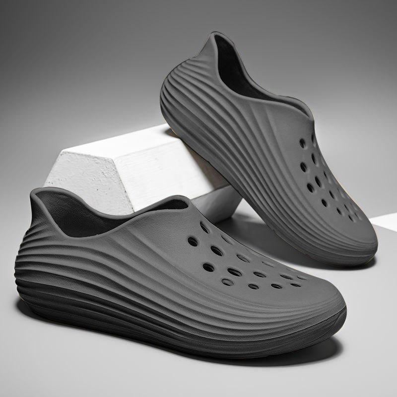 

Summer Unisex Breathable Sport Sandals: Anti-Slip Outdoor Beach Clogs for Couples 40/41