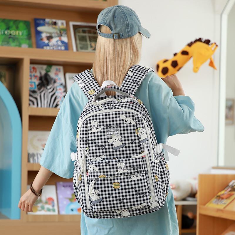 High value, fresh, sweet and cute cartoon backpack, large capacity backpack for primary and secondary school students