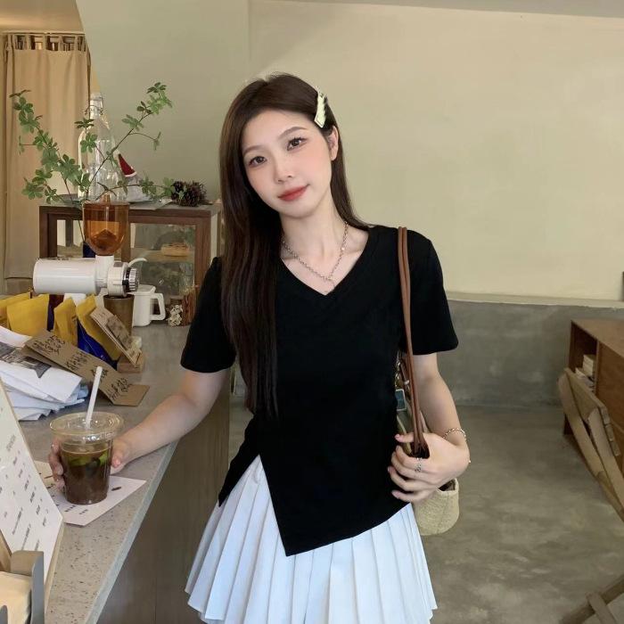 

Design sense irregular split short-sleeved T-shirt women s 2025 summer new model to cover the belly and look thin white front shoulder top 2XL чорний