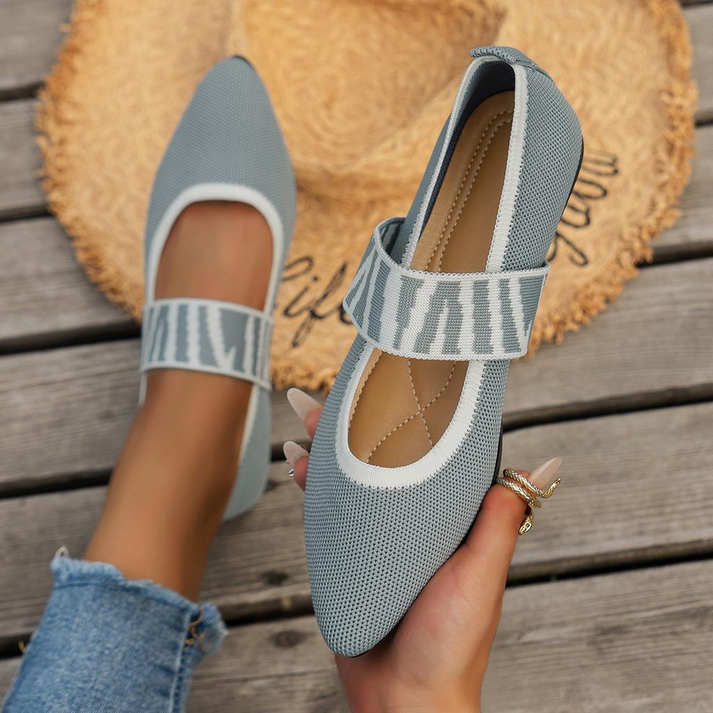 Retro Large Size Flat Heel Solid Color Fly-Woven Casual Pointed Head Light Mouth Single Shoes Women'S Work Loafers