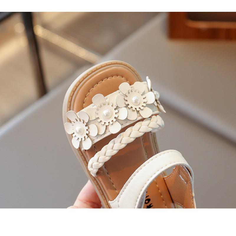 Girls' shoes, children's floral princess sandals, summer baby beach soft-sole walking shoes.