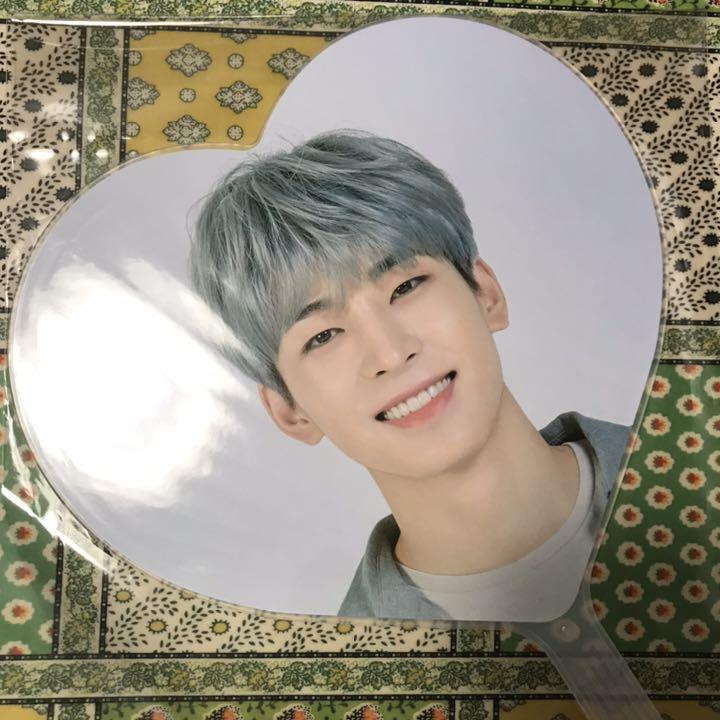 

[USED] SEVENTEEN 2020 Caratland Fan Wonwoo