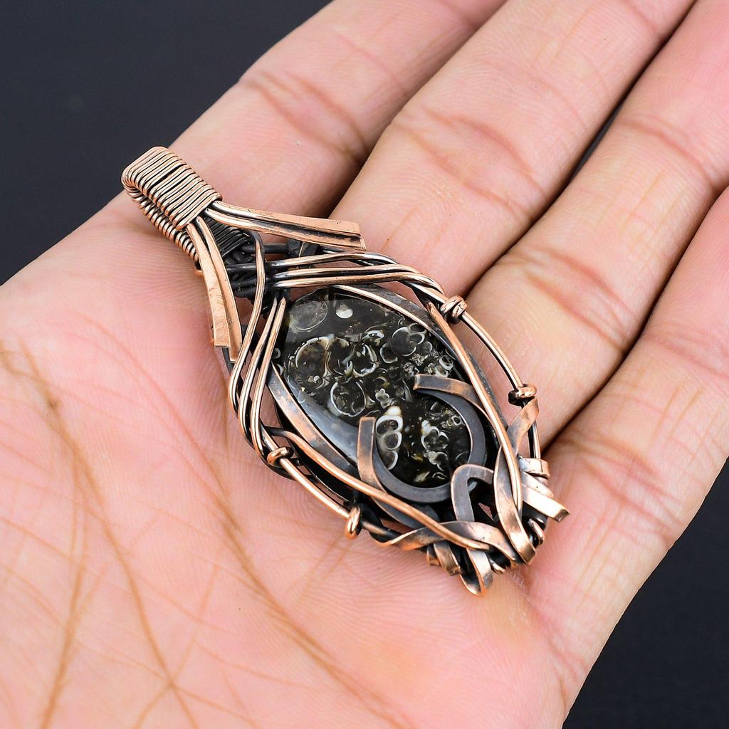 Turritellen-Fossil-Anhänger, 999 Kupferdraht umwickelter Anhänger Handgefertigter Edelsteinschmuck, Geschenke für Ehefrau Brandneuer Anhänger