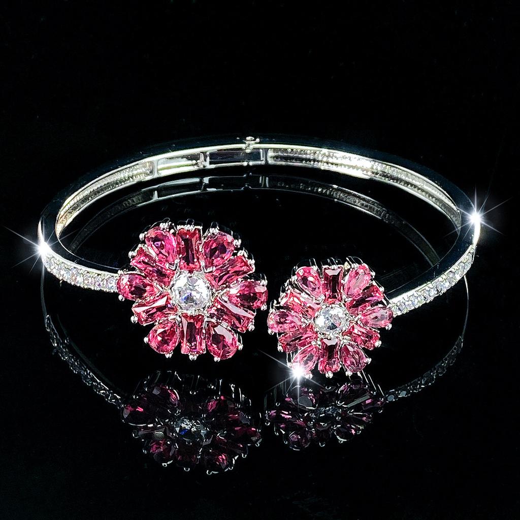 New Classic Elegant Fashionable Light Luxury Stone Rose Red Flower Bracelet for Women