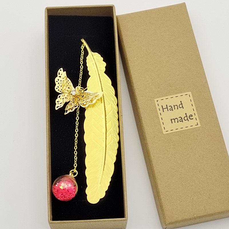 Popular Chinese Metal Feather Bookmark with Dried Flower and Butterfly Design - Perfect Teacher's Day Gift
