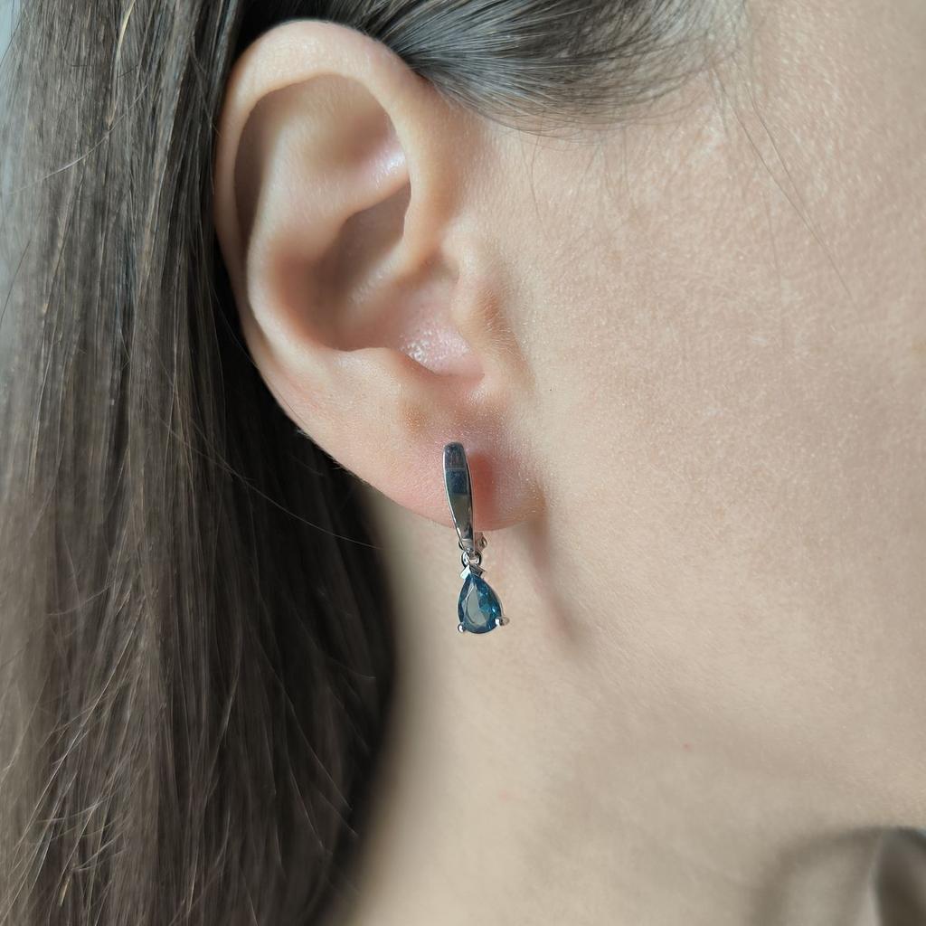 Серебряные серьги с топазом Лондон Блю 0.95ct (2195948)