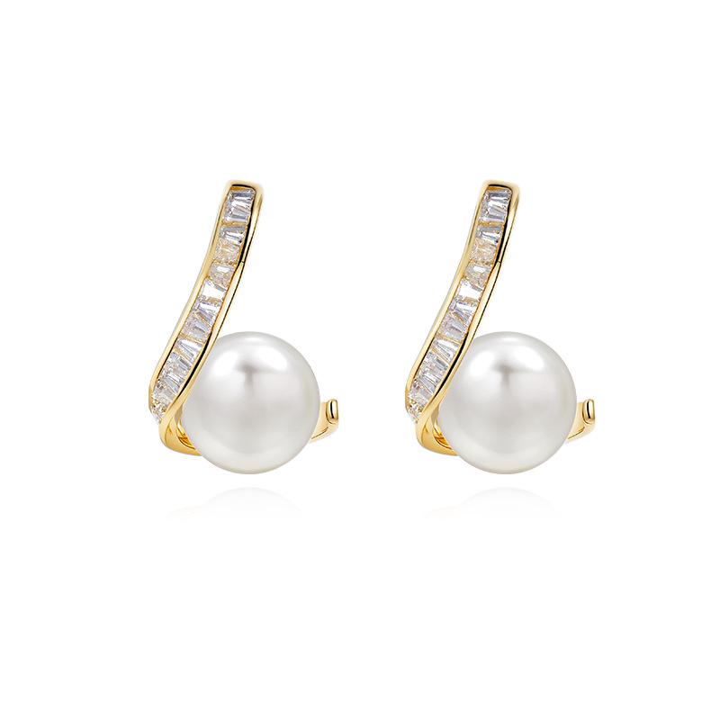 Shining Pearl Copper Alloy Earrings: Light Luxury, High-End Gold-Plated with Strong Color Retention