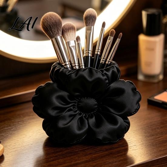 Decorative Flower Pencil Holder Satin Pen Holder Petal Design Desk Organizer Durable Soft Touch Desktop Storage PLA Container for Home Office