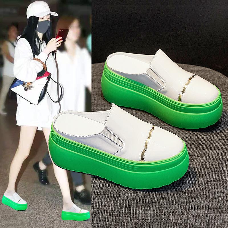 Women's shoes in the summer of 2025 new heelless bag head green bottom trend half slippers women's casual versatile simple fashion