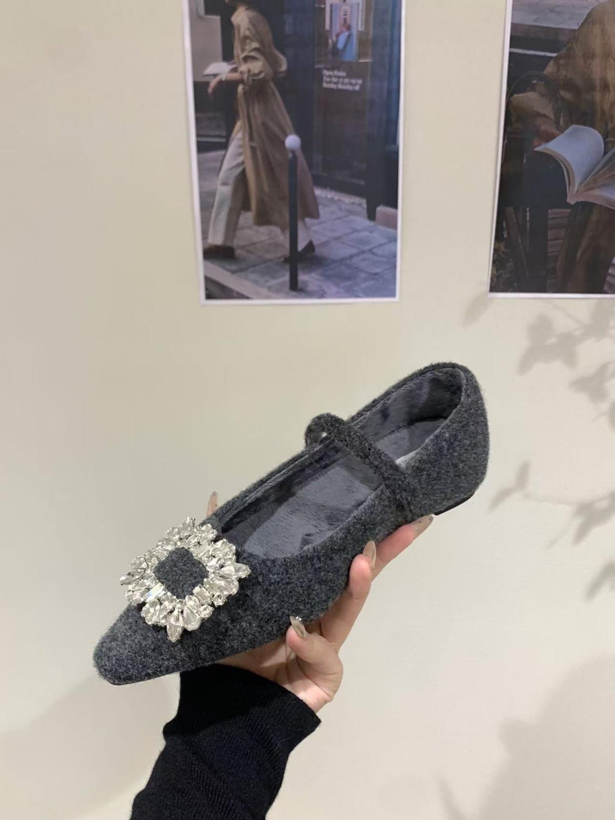 

Внутреннее усиление стразами замшевых черных тонких туфель женские туфли 2025 с юбкой плюшевые пушистые туфли Мэри Джейн 40