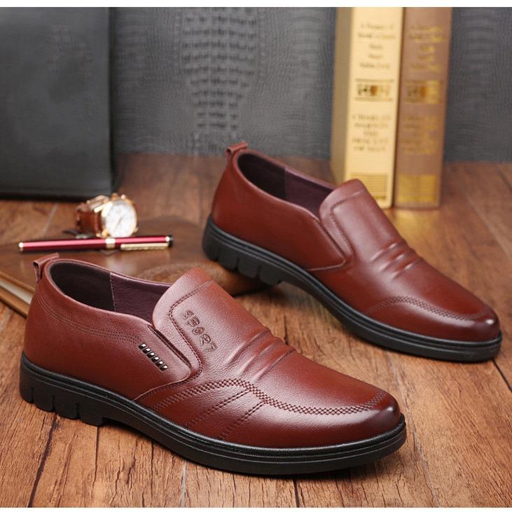 2025 New Leather Shoes Men's Soft Leather Soft Sole Non-slip Casual Versatile Shoes Korean Version of Trendy Men's Shoes