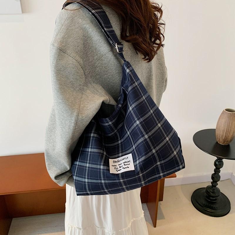 Casual plaid printed shoulder bag College style fashionable versatile tote bag large capacity textured messenger bag women