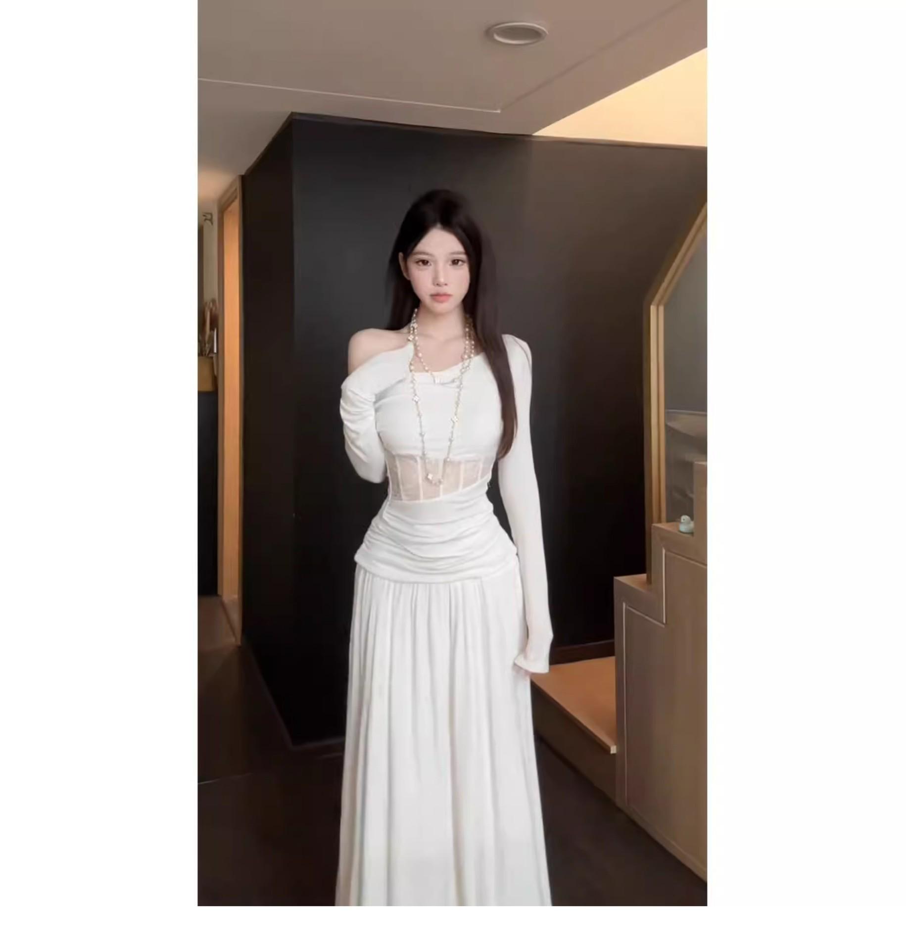 

2025 French One-Shoulder Hollow-Out Waist-Cinched Slim-Fit Long Dress for Women – New Autumn/Winter Design Extra Large