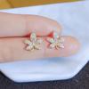 Maple Leaf Stud Earrings Trendy Simple And Versatile High-End Earrings Niche Elegant Women'S Earrings