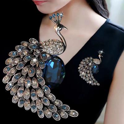 UILZ Exquisite Designer Pfau Zirkon Brosche für Damen Schwan Glänzender Kristall Anstecknadel Luxus Kleidung Schmuck Accessoires