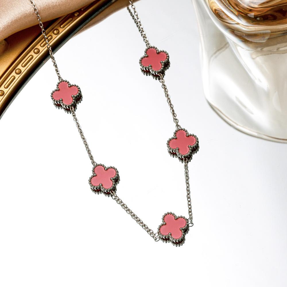 Four leaf clover necklace, high-end double-sided titanium steel that does not fade, ladies' lucky grass headwear accessory