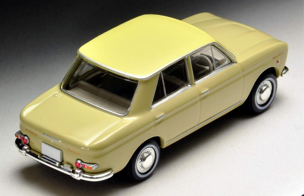 Tomica Limited Vintage Scale Datsun Bluebird 1200 Fancy Deluxe Yellow Finished Model 1/64 LV-65c