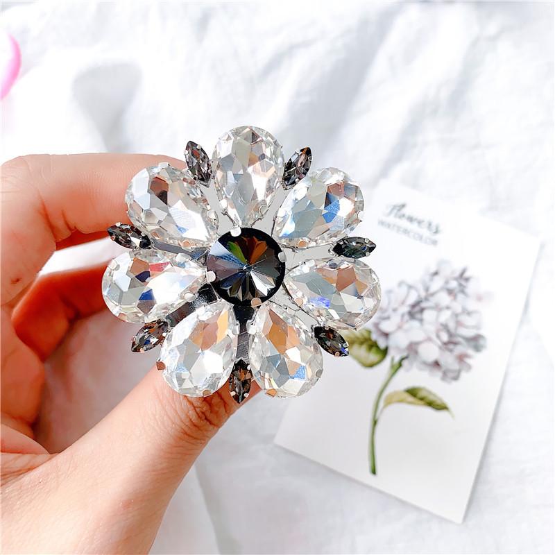Luxury Crystal Diamond Flower Gemstone Mobile Phone Decorative Sticker Bracket Air Cushion Diamond Bracket Douyin Telescopic Sticker Female