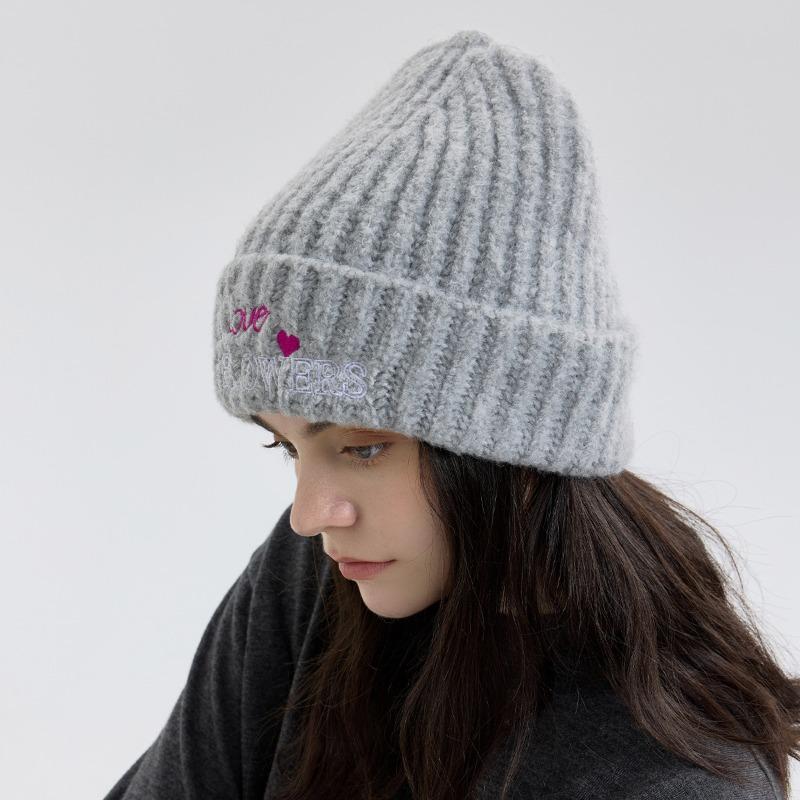 E letter thickened knitted hat men's and women's autumn and winter versatile windproof wool hat indoor and outdoor ear protector pullover hat