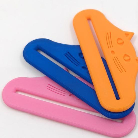 3D-gedruckter Katzenfutterbeutel-Schaber Katzenohrenform Sauberer Überreste-Reduzierer Universeller Katzenleckerli-Streifen Nassfutterbeutel-Quetscher-Extraktor Haustierbedarf