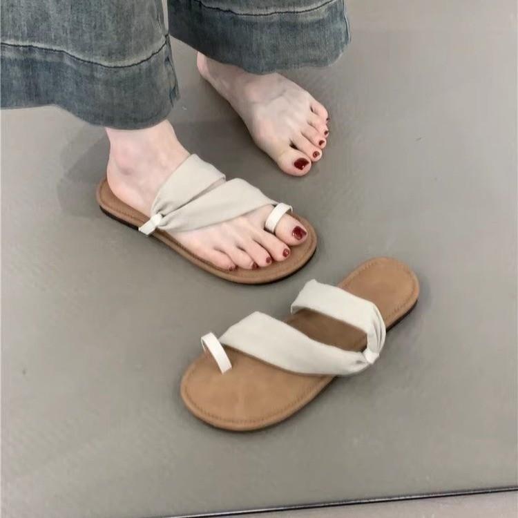 2025 Summer Slippers Women's New Cover Toe Casual Sandals Beach Shoes Seaside Vacation Soft Flat Roman Shoes