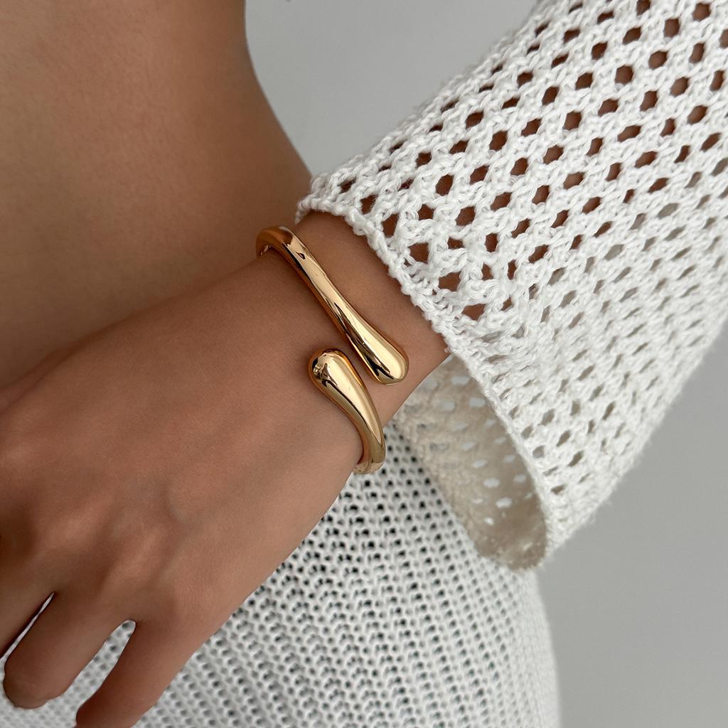 Bracciale Semplice a Forma di Goccia d'Acqua in Metallo Liscio, Bracciale Fashion Irregolare a Molla Aperta