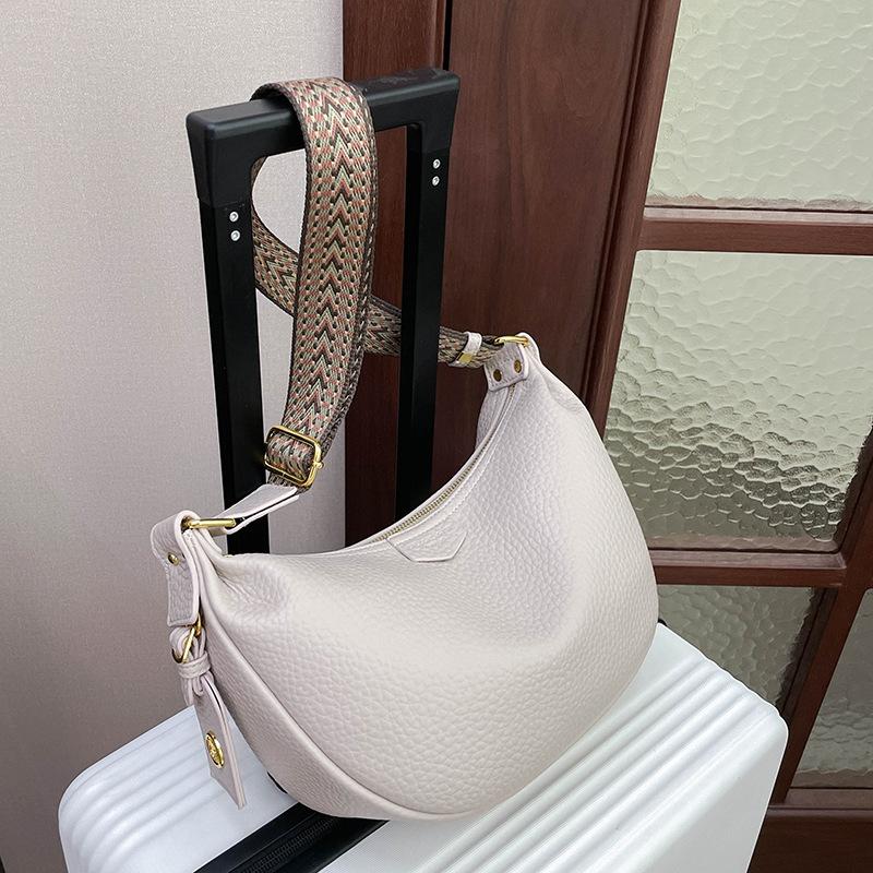 Dumpling bag women's new casual simple wide shoulder strap messenger bag high sense large capacity shoulder bag