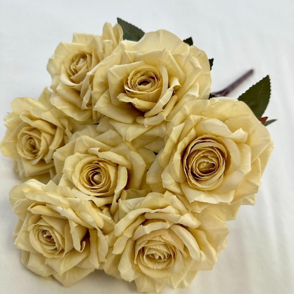 Realistic Rose Flower Decor Piece With Silk Material For Wedding Celebrations And Photography Props