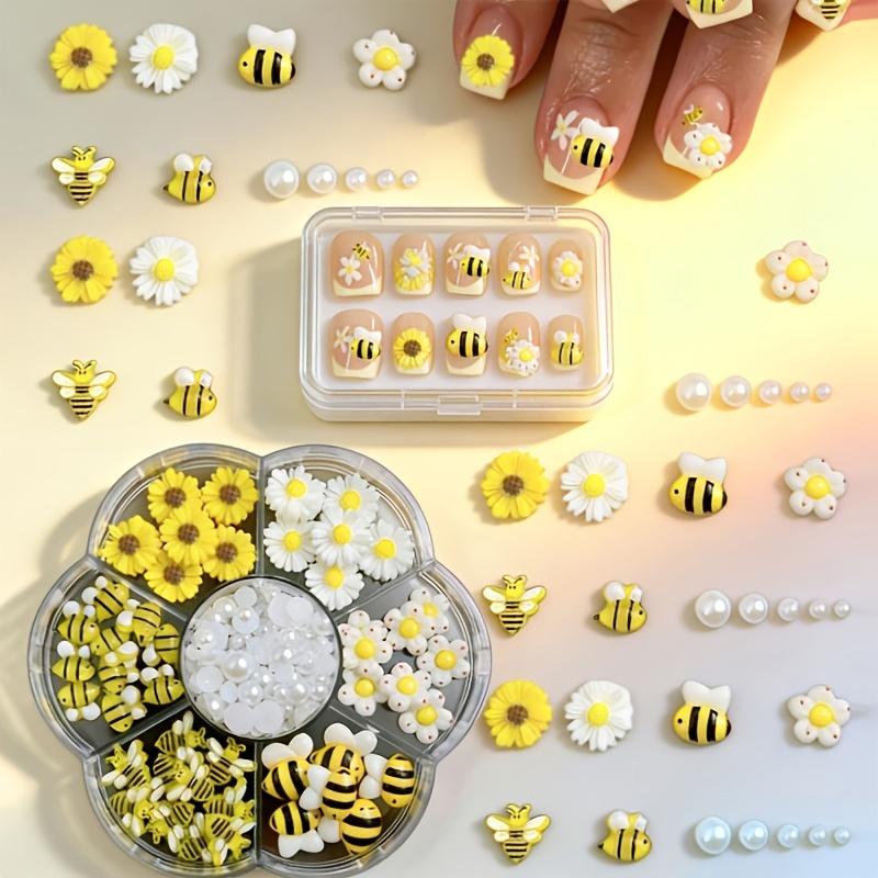 7-compartment Boxed Mixed Resin Decorative Cartoon Yellow Bee, Cute Flowers and Pearl Nail Art Decoration in Sweet Style