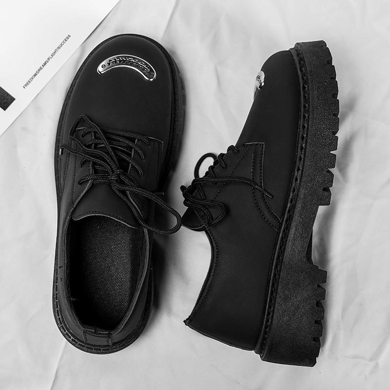 Modieuze herenschoenen van een bekend merk met dikke zolen, gemaakt van Brits leer. Zwarte, veelzijdige luxe loafers, comfortabele casual schoenen voor zakelijke gelegenheden, maat 39-44.
