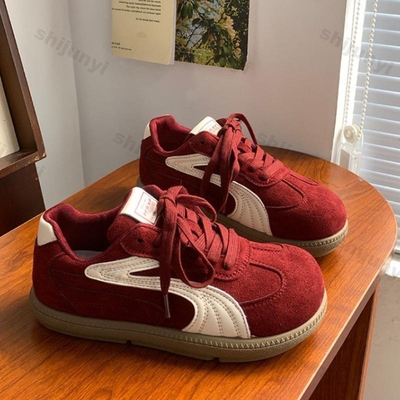 Woman's Casual Sneakers Retro Round Toe Comfort Soft Sole Chunky Flat Shoes Fashion Versatile Lightweight Non Slip Sport Shoes