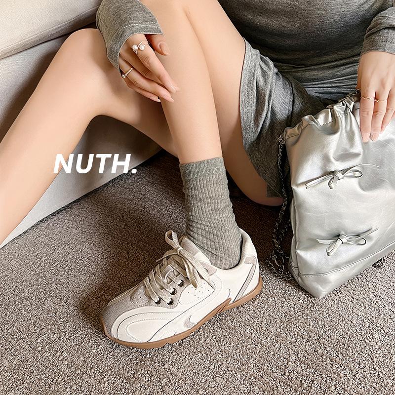 2025 autumn new cow velvet college wind moral training shoes soft waxy casual single shoes lace-up small yellow shoes confidential hair