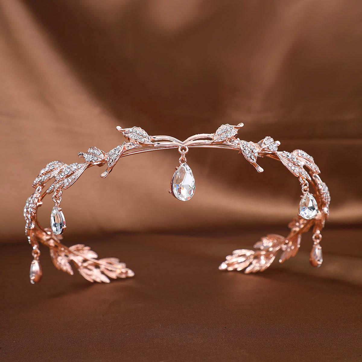 Свадебная корона «Лист» со стразами и подвеской в виде полного круга