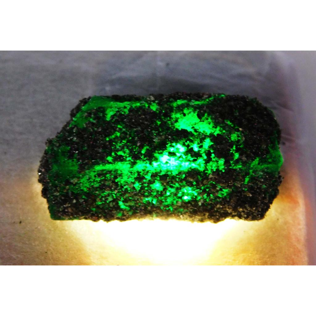 Natural Green Emerald Loose Gemstone Uncut Rough 70 ct for Lapidary and Gem Collections
