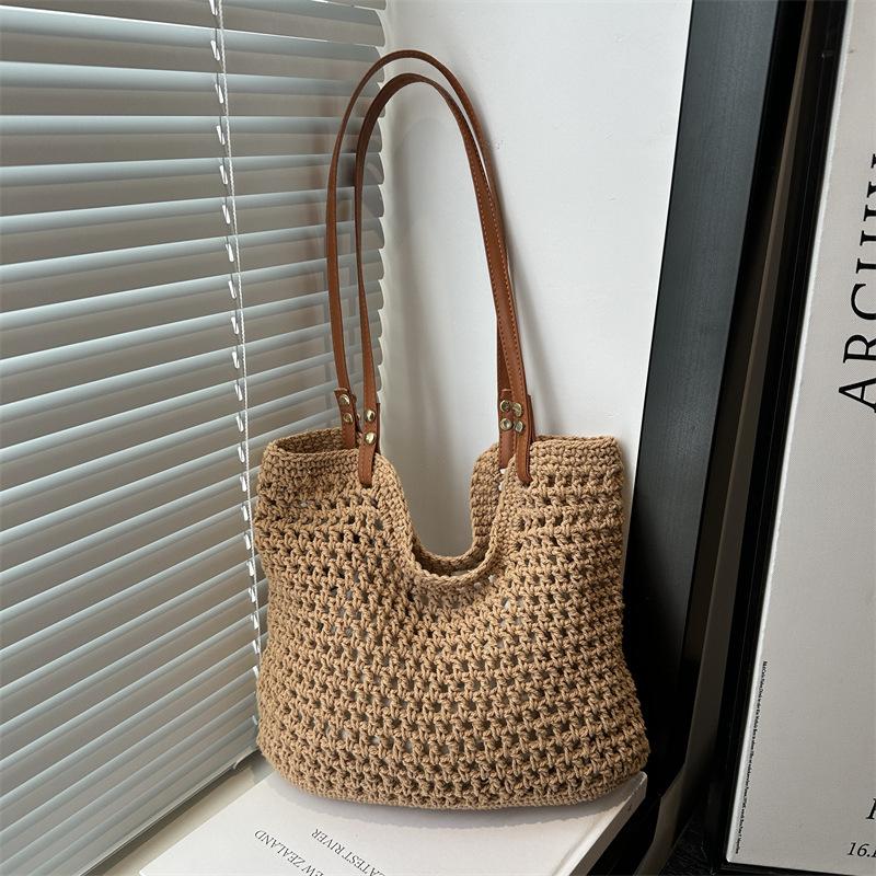 Bag women's new beautiful shoulder seaside vacation wind beach bag woven straw bag commuter tote bag
