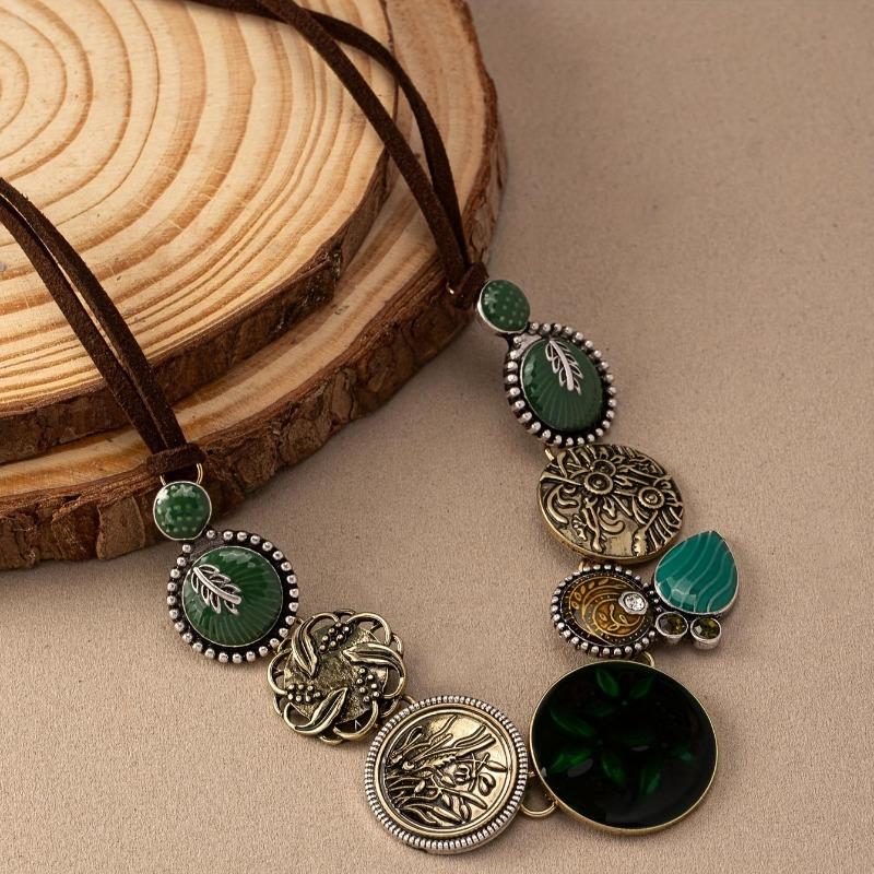 1Pc Vintage Bohemian Style Women's Statement Necklace With Floral Pattern And Baked Oil Detail, Luxurious And Unique